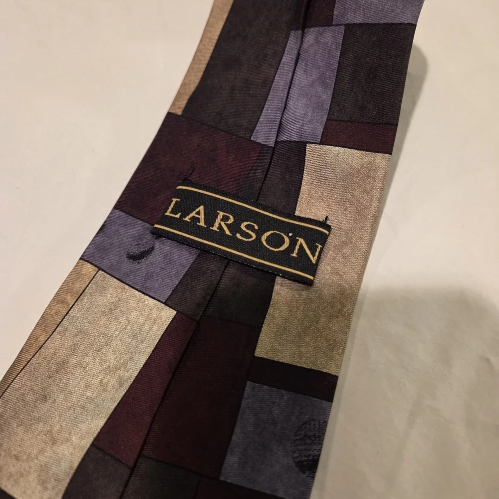 Larson Brothers 100% Silk Tie Men Golfing Caddy Golf Balls, Tan Black Multi